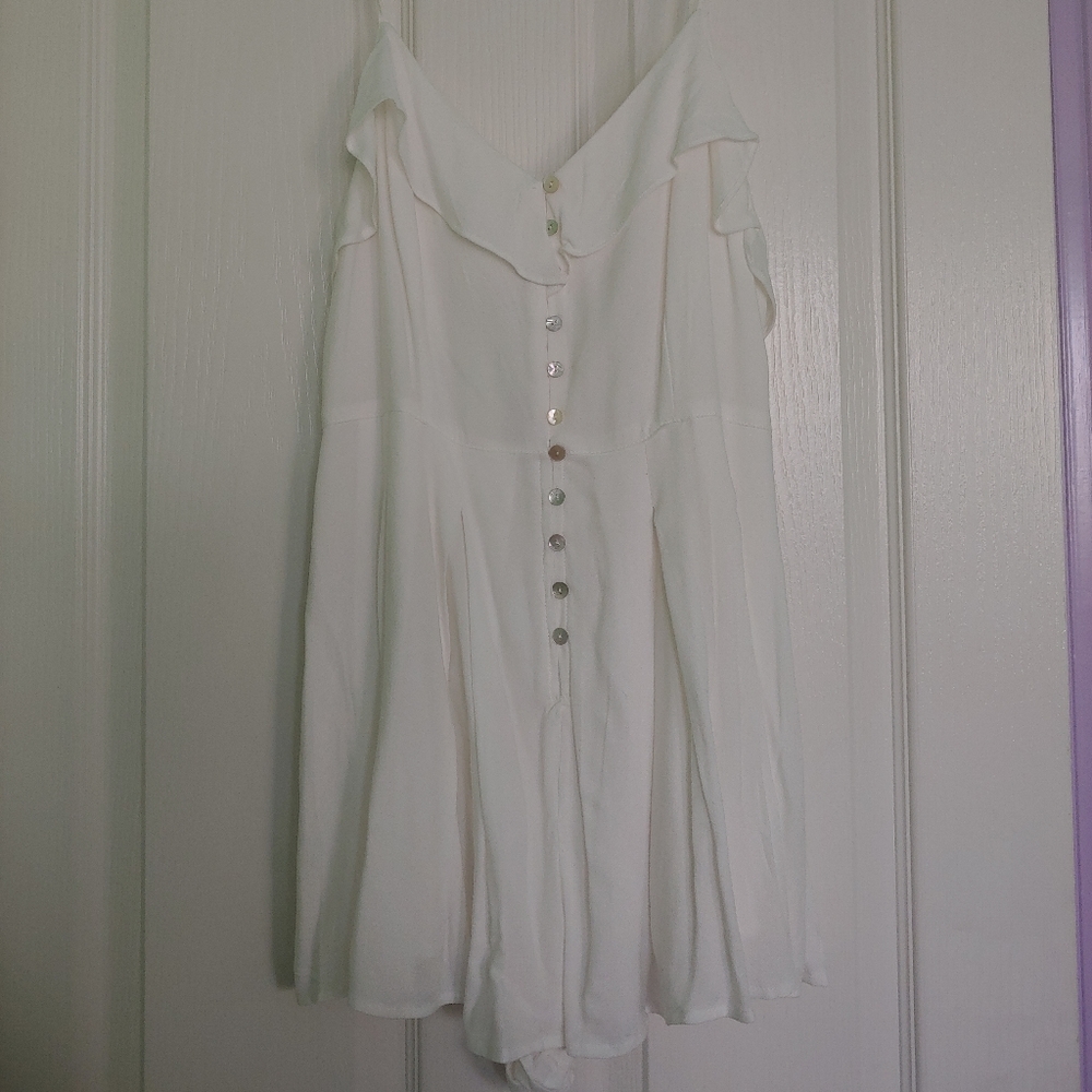 Really cute fitted white romper